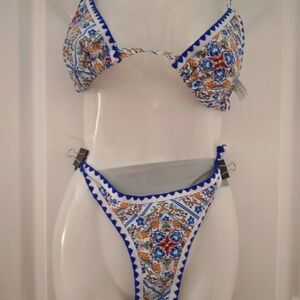 2 piece bikinis for a teen size small new